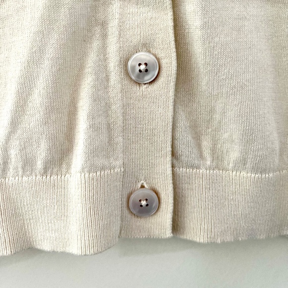 NWT A New Day Womens Lightweight Cream Cropped Cardigan Button Front Size SMALL - Picture 4 of 9